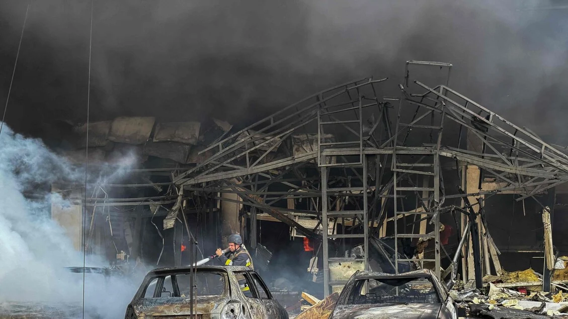 Sangue prima della tregua, 'oltre 20 morti nei raid russi sull'Ucraina'