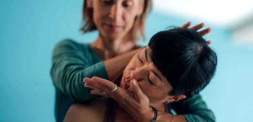 Osteopathie bei Rückenschmerzen: Wirkt das Verfahren?