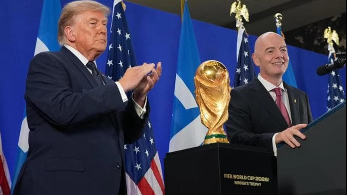 Trump in campo tra show, musica e nemici: la partita è politica