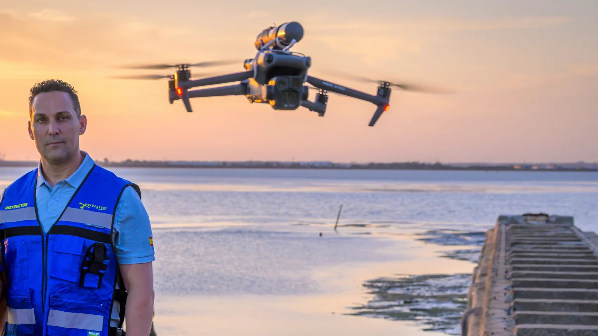 De la Guardia Civil a crear su propia escuela de pilotos de drones: la reconversión de José Orozco, el militar que quiso salvar vidas desde el aire tras una misión en el volcán de La Palma