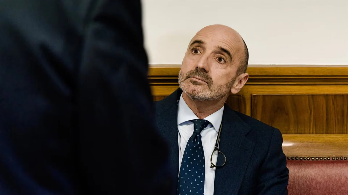 El juez escucha mañana al socio de Zapatero que implica al expresidente en el rescate de Plus Ultra