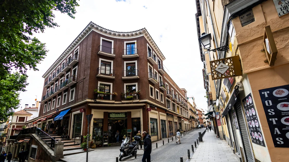 Una orden religiosa especula con 47 propiedades obtenidas a través de donaciones en el corazón de Madrid