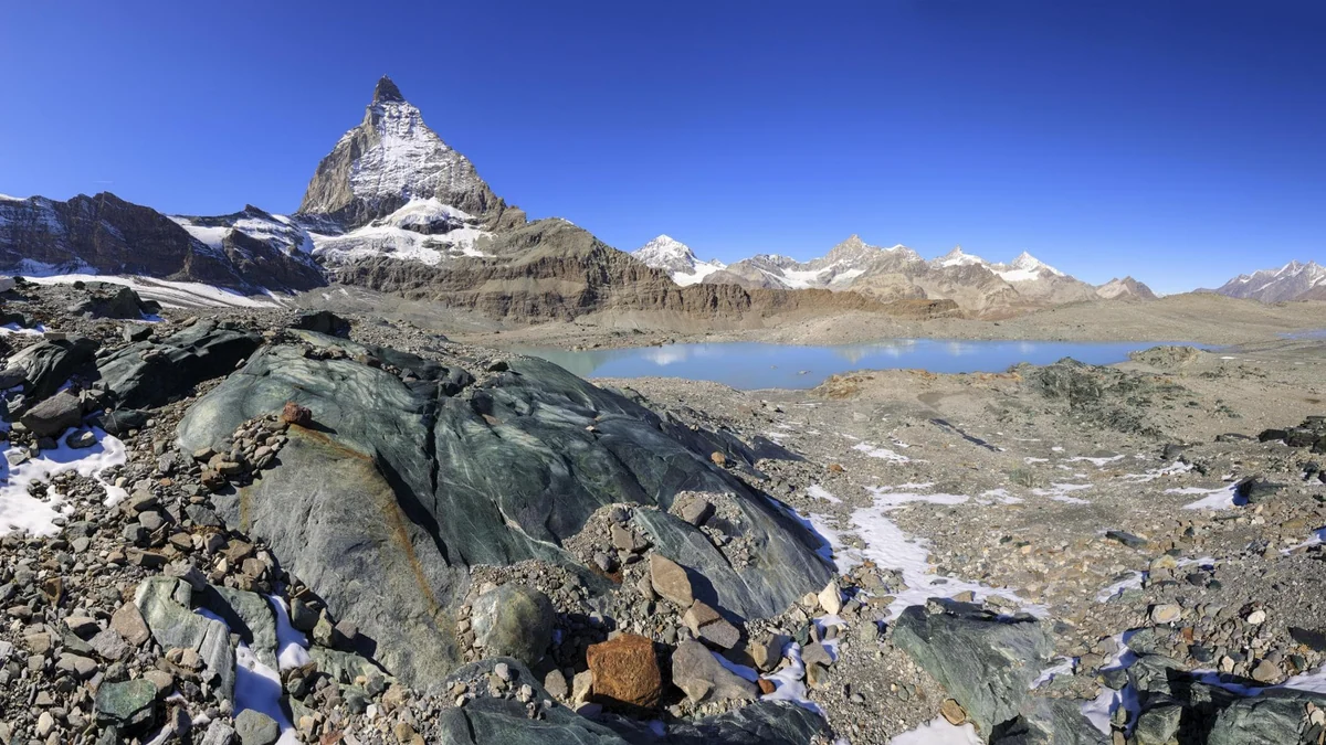 Cervino, temperature roventi. Il gran rifiuto delle guide di Zermatt. “Blocco delle scalate”