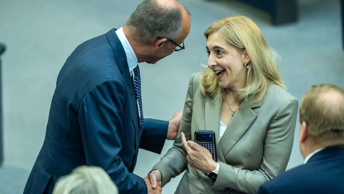 Deutschland-Liveblog: Bundestag stimmt für Einsparungen in der gesetzlichen Krankenversicherung