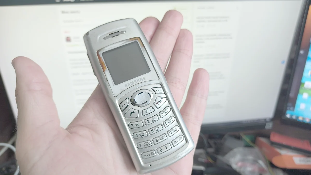 Полный разбор схемотехники кнопочного телефона. Samsung C100 — маленькое чудо корейской инженерной мысли
