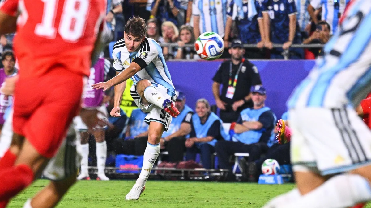 Der Mann an Messis Seite: Kick it like Álvarez