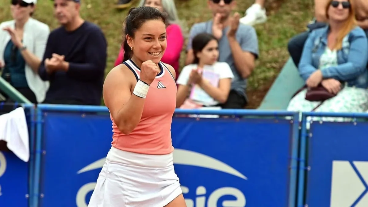 Lucciana Pérez arranca con autoridad la defensa de su título de ‘singles’ en el W35 de São Paulo tras vencer a Chiara Di Génova