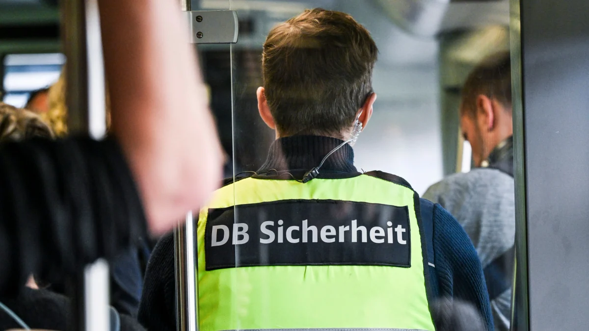 Sicherheit in Zügen: Bahnmitarbeiter melden im laufenden Jahr laut Statistik fast täglich Gewalt