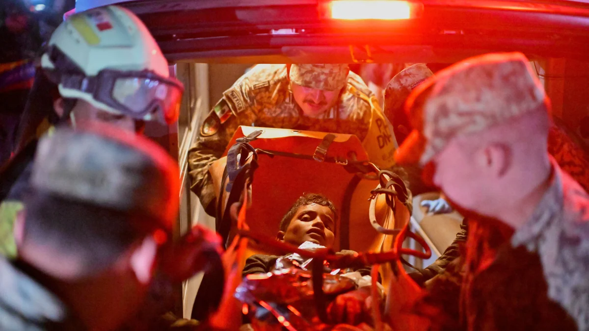 EN VIVO | A cinco días de los devastadores terremotos, los rescatistas trabajan a contrarreloj para hallar sobrevivientes entre los escombros en Venezuela