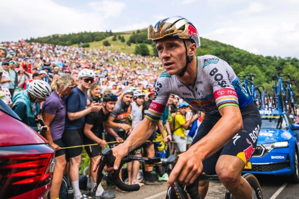 La reinvención de Evenepoel en el escalador que no es: el entrenador de Vingegaard, cuatro kilos menos, un "salto de calidad" y "muchas críticas"
