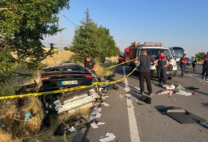 Gurbetçi ailenin otomobili takla attı: 3 ölü, 1 yaralı