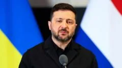 Zelensky criticises 'vile' Chornobyl drone strike ahead of London talks