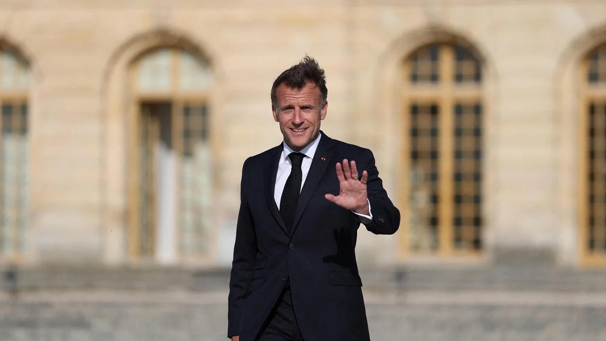 A cena tra gli ori di Versailles, la carta a sorpresa di Macron per l’armistizio con Trump