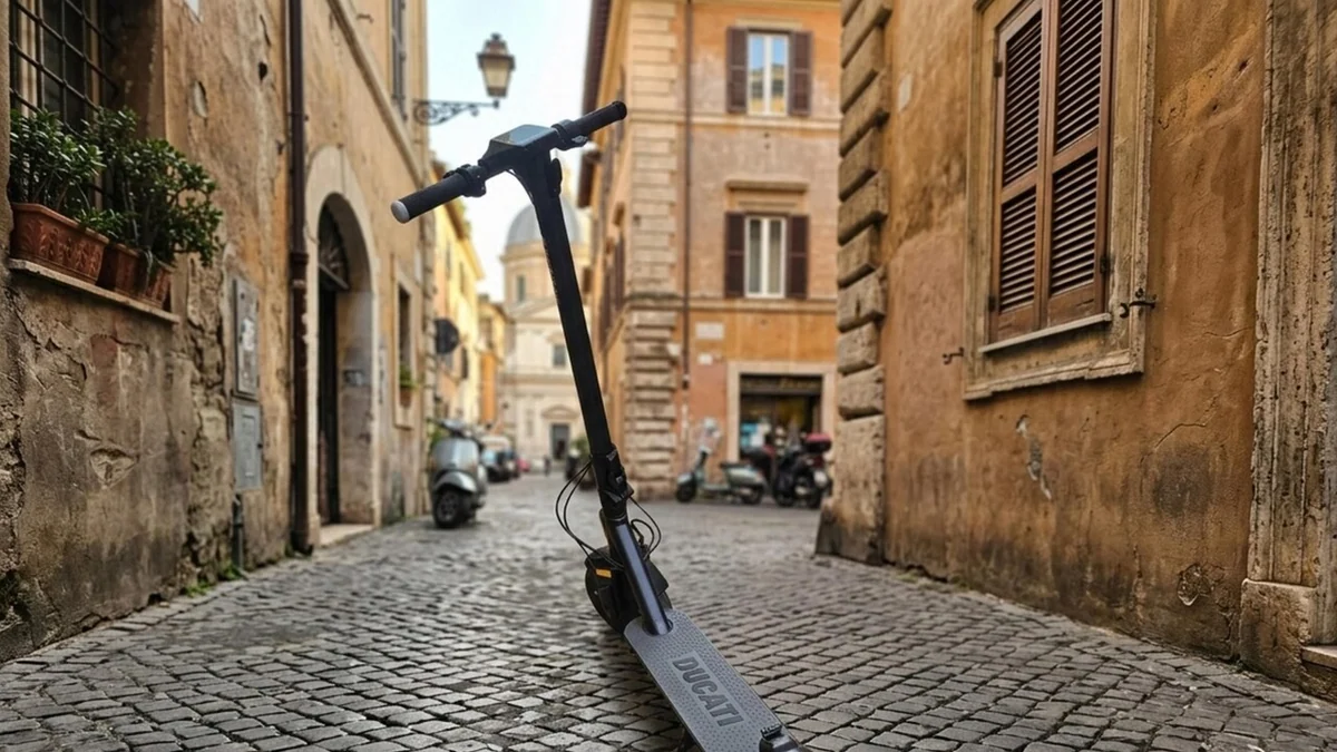Dal 17 luglio rc auto per monopattini, ma targhe e caschi ancora non si vedono