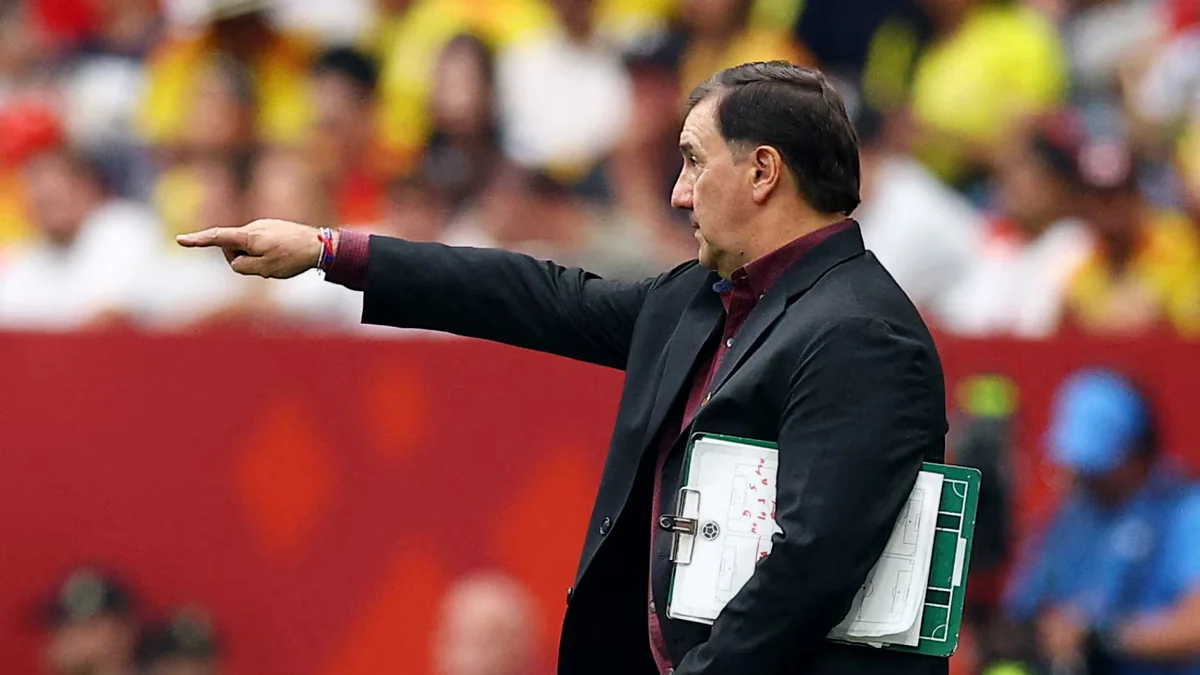 Extécnico mundialista respaldó la continuidad de Néstor Lorenzo al frente de la selección Colombia tras la eliminación ante Suiza: "Sería un error"