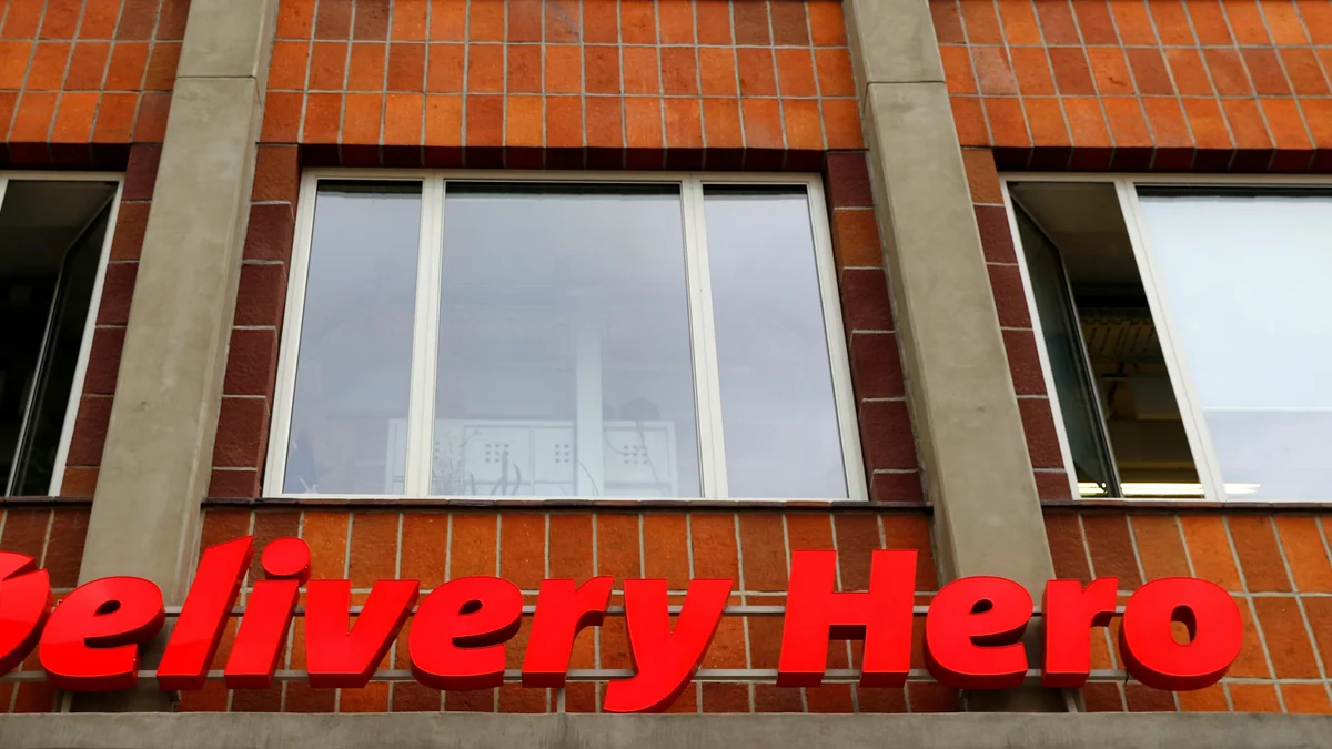 Uber lanza una oferta por el 100% de Delivery Hero, que vende el negocio de Glovo en España a un fondo de EE UU