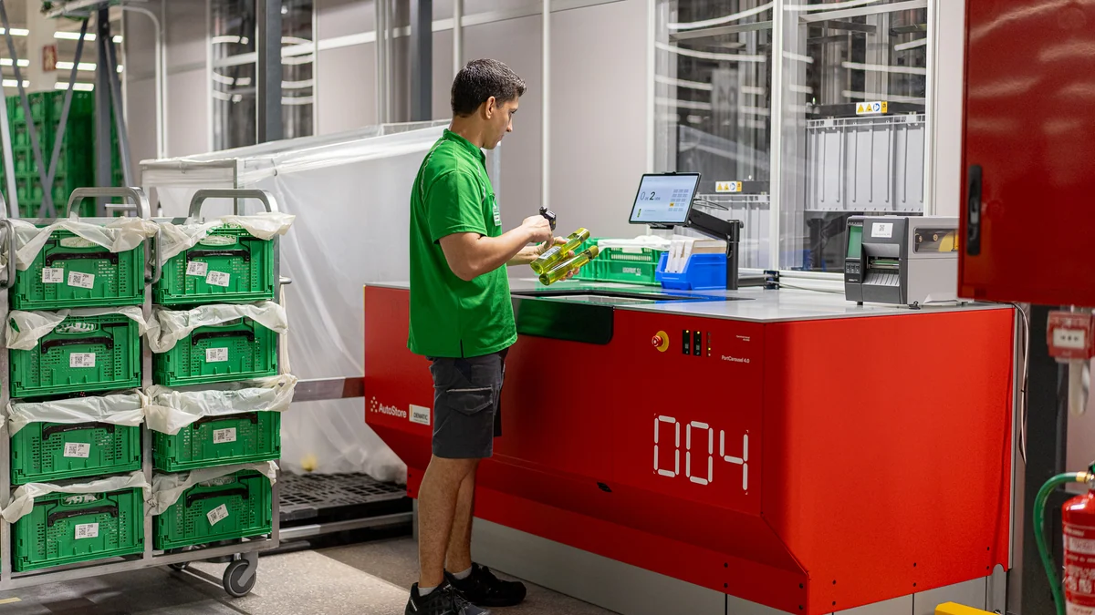 Mercadona pone en marcha en Madrid su primer almacén semiautomatizado con capacidad para gestionar 5.000 pedidos online diarios