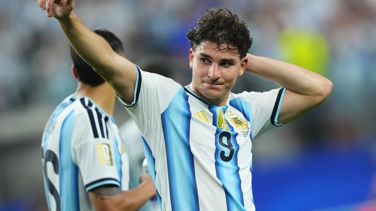 Julián Álvarez, sobre su futuro en el Atlético: "Lo mejor para todos es una transferencia, quiero cumplir mi sueño"