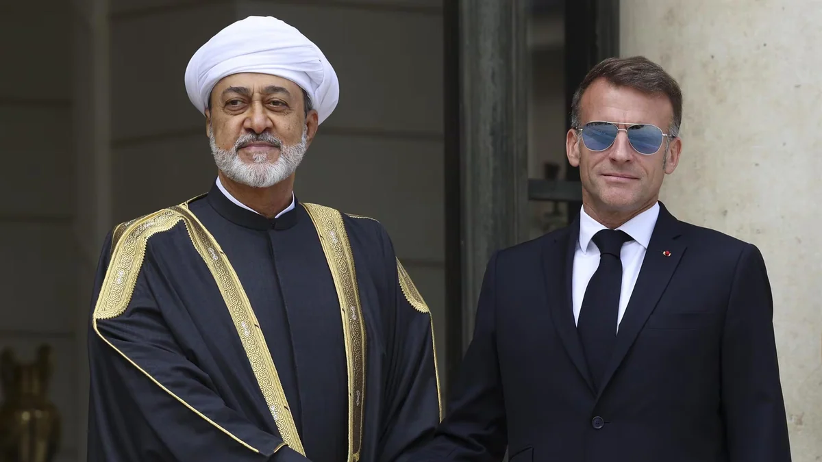 Francia anuncia una misión conjunta con Omán para el desminado del estrecho de Ormuz