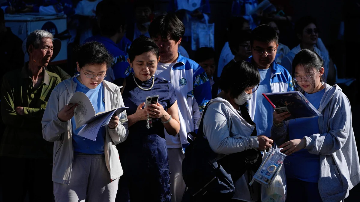 El examen que paraliza China: 12,9 millones de estudiantes compiten por un billete hacia la élite