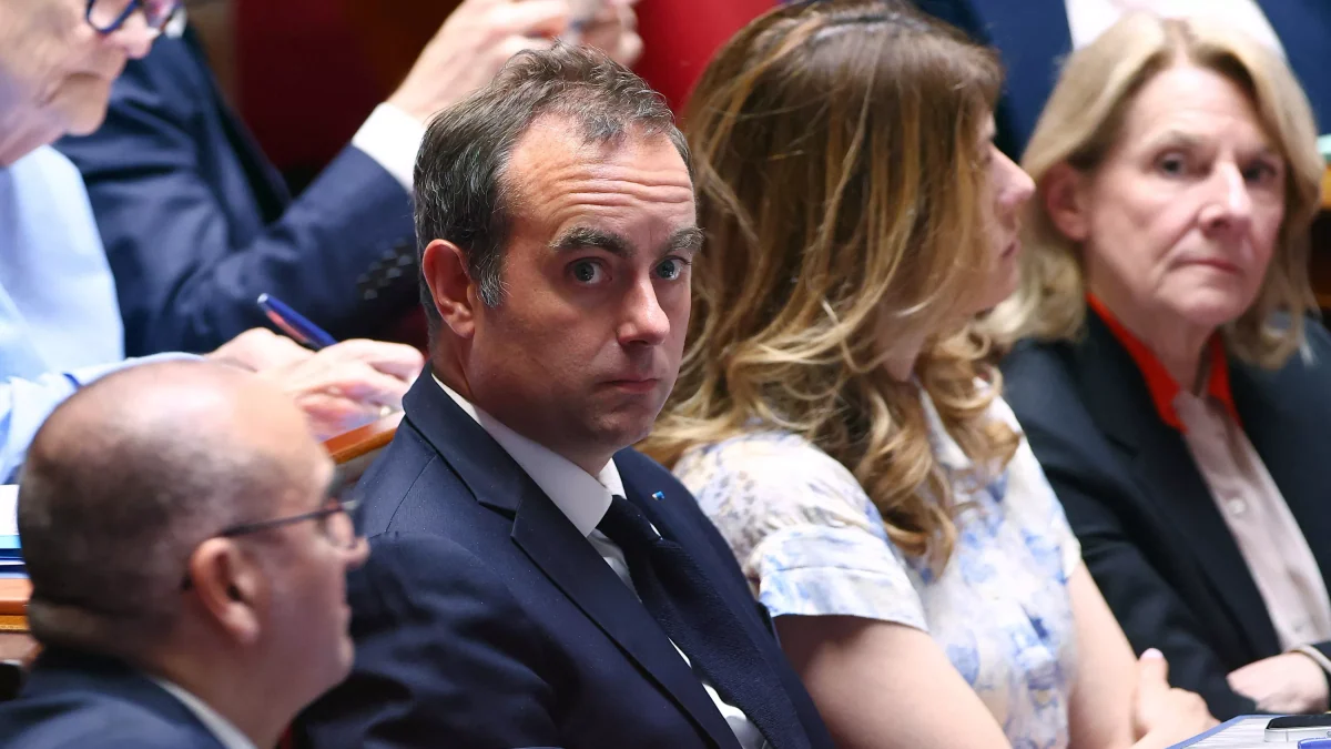 Prix des carburants : Sébastien Lecornu face au dilemme des nouvelles aides