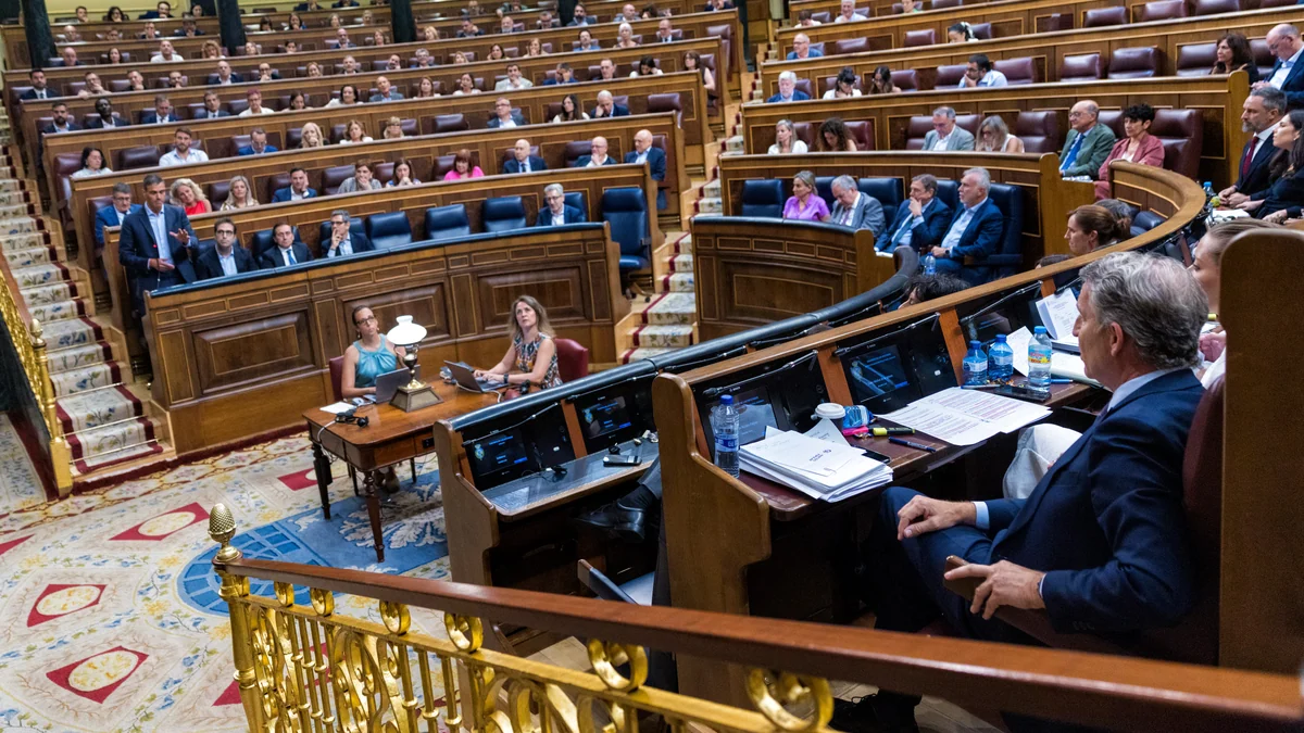 El PSOE aumenta la distancia con el PP pese a los escándalos de corrupción, según el CIS