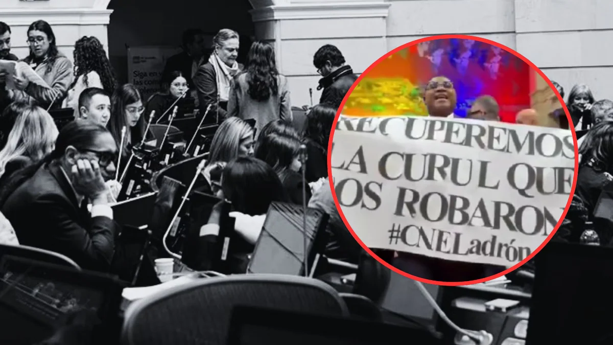 Óscar Benavides llamó “ladrón” al CNE durante la instalación del Congreso: esta fue la pancarta que exhibió