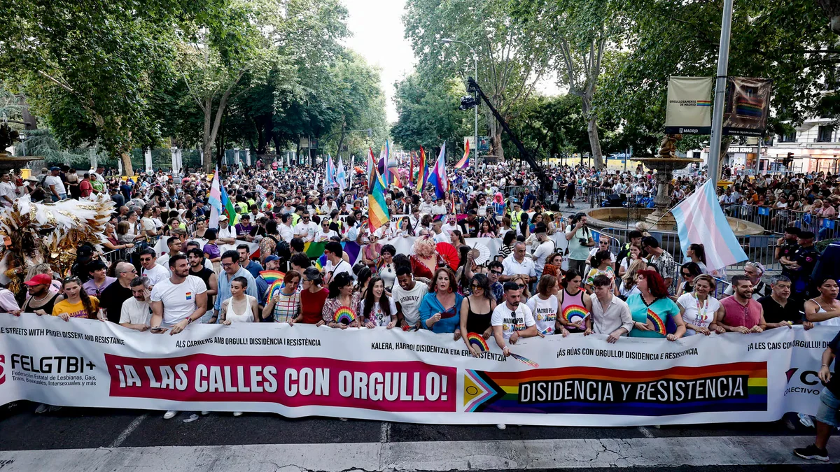 Un Orgullo multitudinario desfila bajo el lema “disidencia y resistencia” en Madrid: “Hemos pasado de una dictadura que reprimía a ser un referente mundial en derechos LGTBI”
