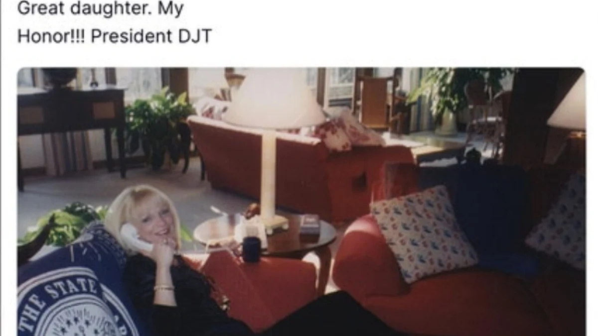 Il mistero della donna bionda nella foto pubblicata da Trump