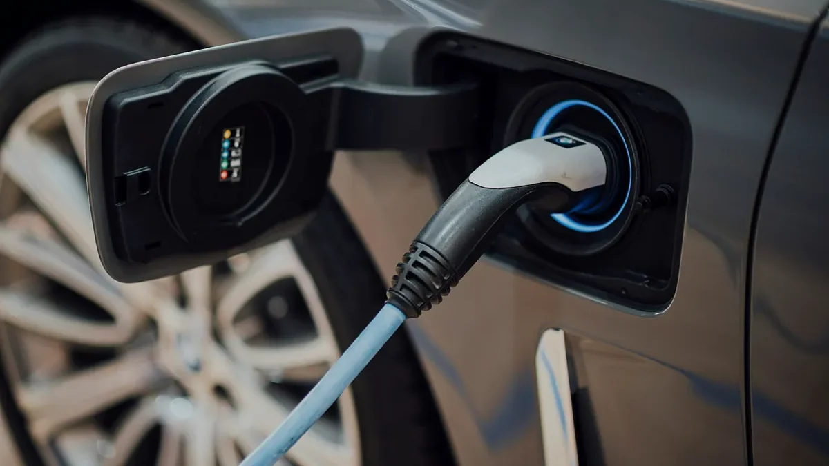 Arranca el plan de ayudas a la compra de coches eléctricos con 400 millones