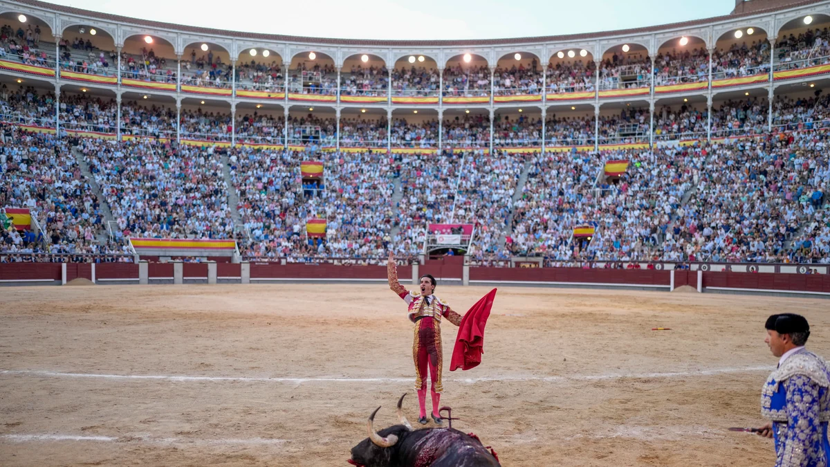 La demolición de Garcigrande en una tarde enrarecida de nefasta presidencia en Las Ventas