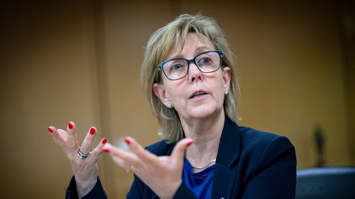Bruselas se compromete con la banca a luchar contra la injerencia política en fusiones