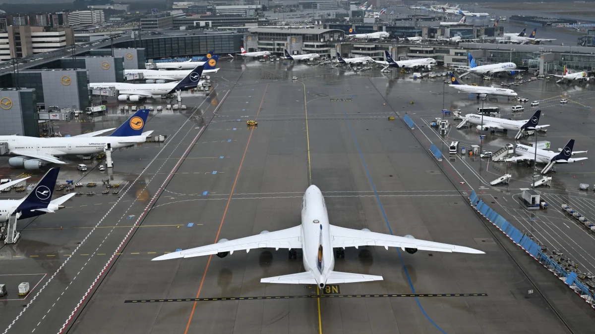 Abfertigungsentgelte: Fraport und Lufthansa zanken wieder