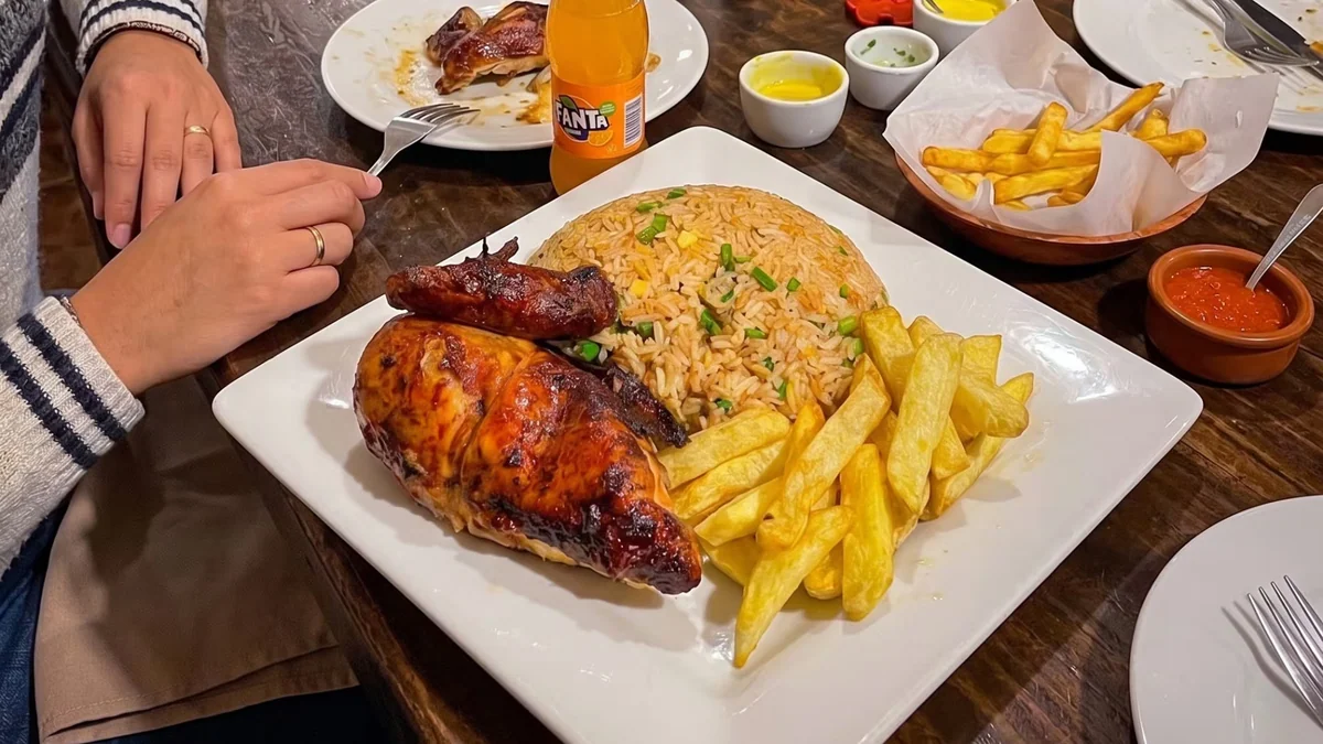 Chifas vs. pollerías en Perú: ¿Cuál vende más y cuál tiene más restaurantes?