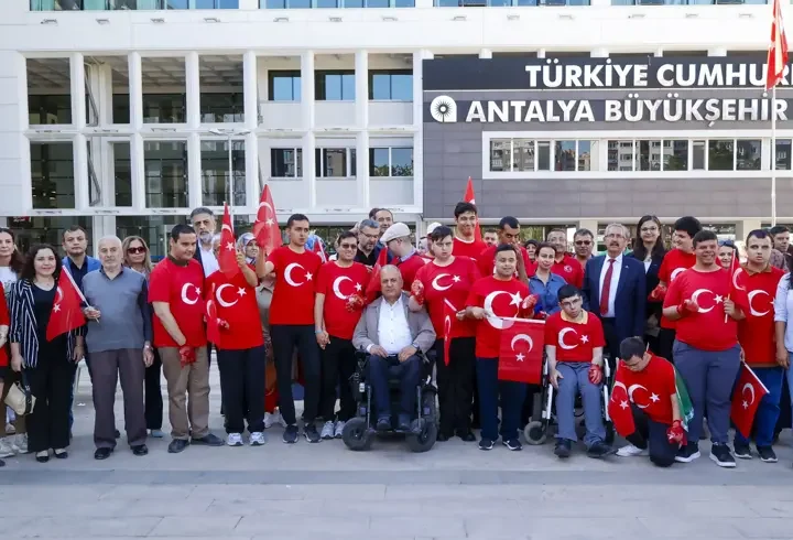 Özel bireyler 1 günlüğüne asker oldu