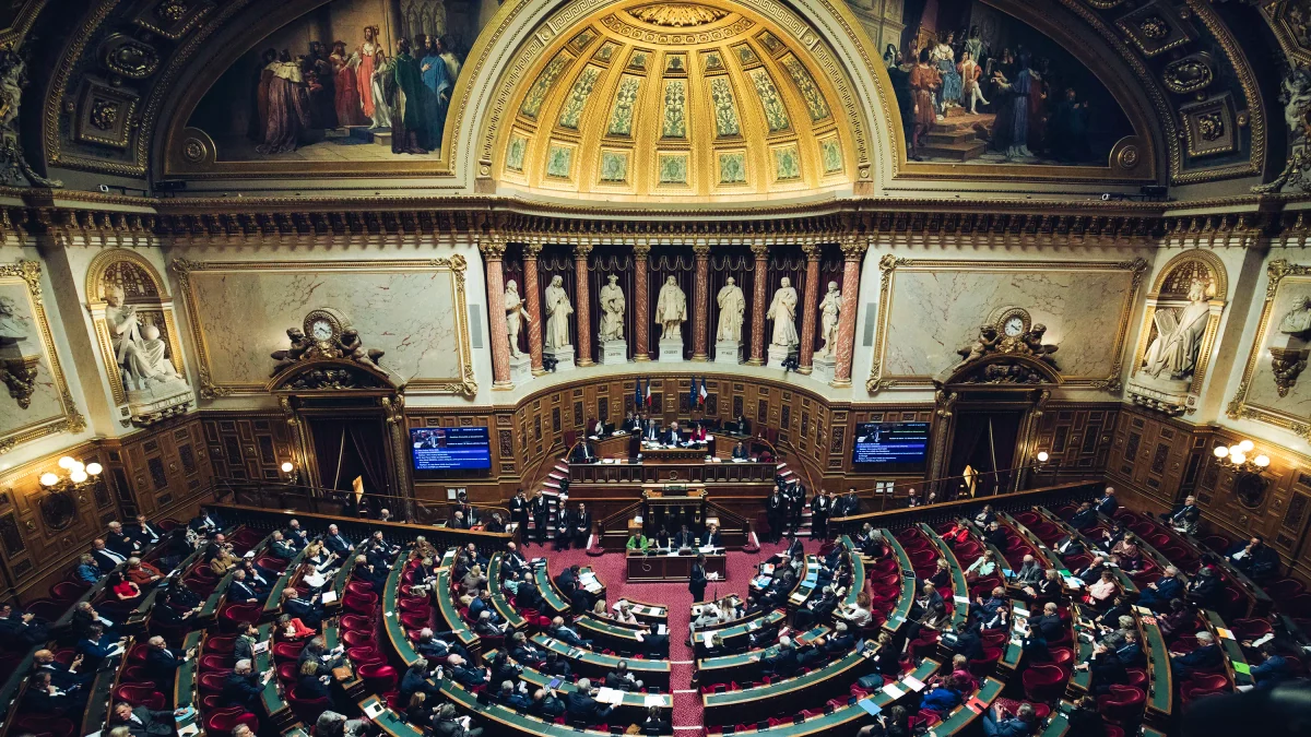 Loi fin de vie : le débat reprend sous haute tension au Sénat