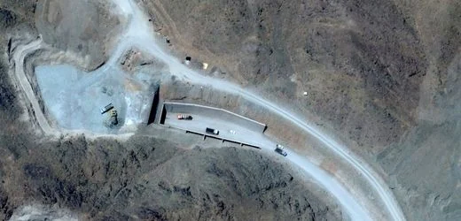 »Pickaxe Mountain«: Was verbirgt Iran unter diesem Berg?