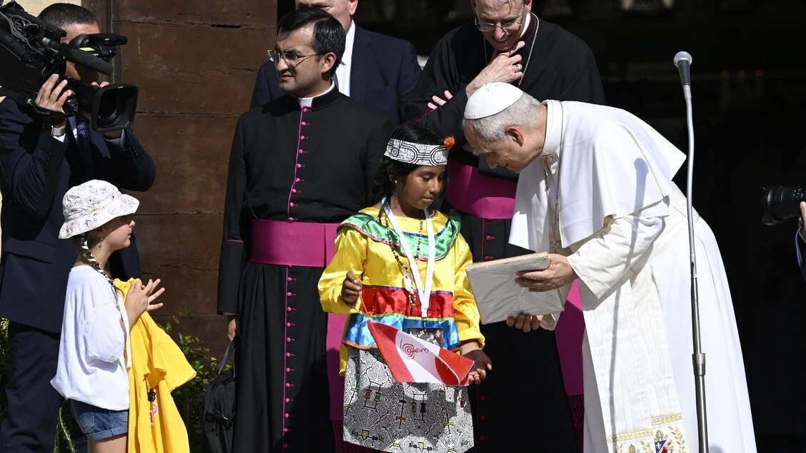 Il Papa: 'Curiamo il mondo, no alle logiche di dominio'