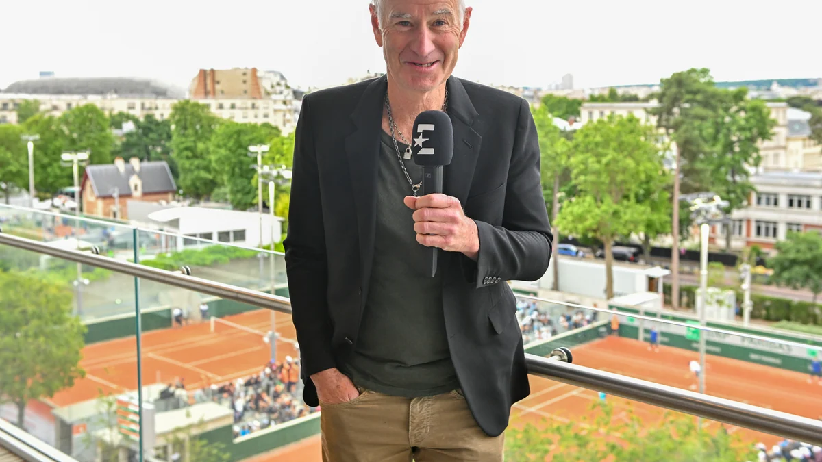 John McEnroe: "Todos rezamos para que Alcaraz vuelva sano; me asusta pensar en esa lesión"