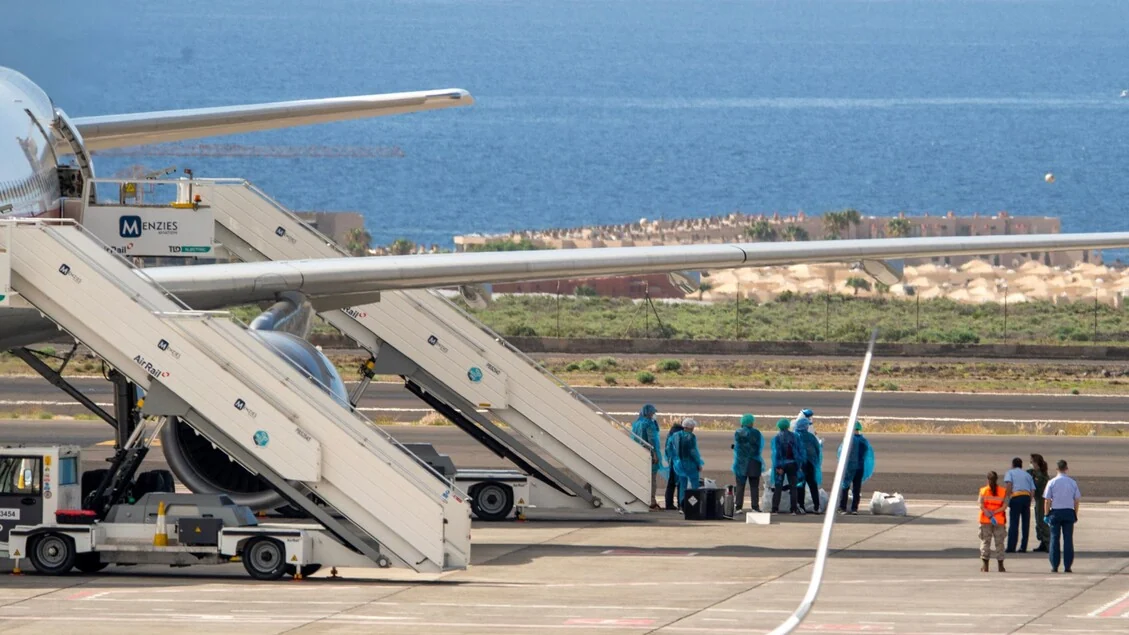 Hantavirus: finisce l'odissea, sbarcati i passeggeri della nave Hondius