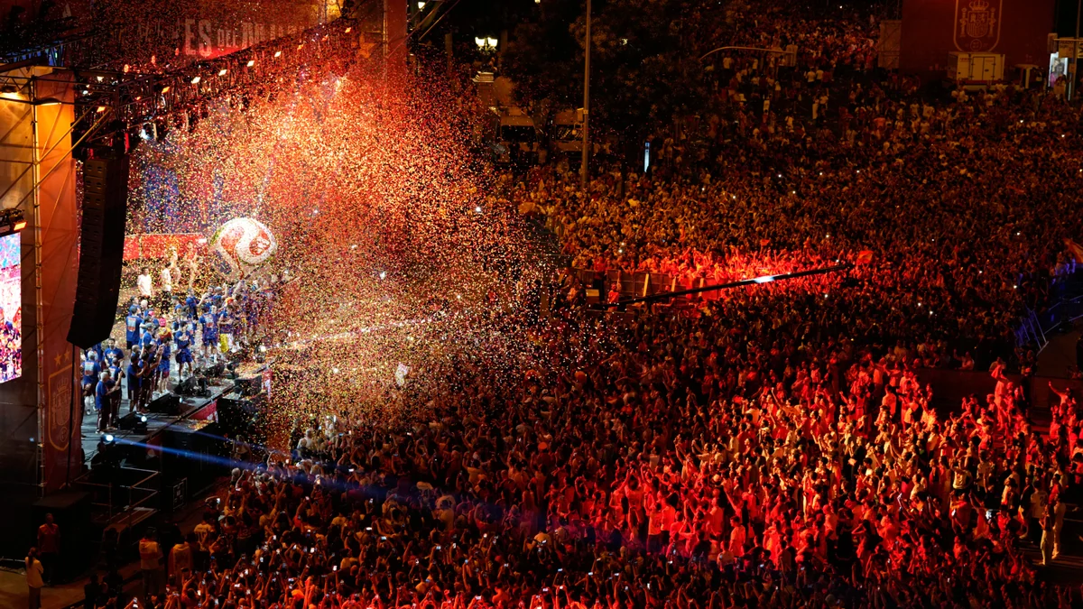 Spain's World Cup champions return home for parade in front of almost 2 million