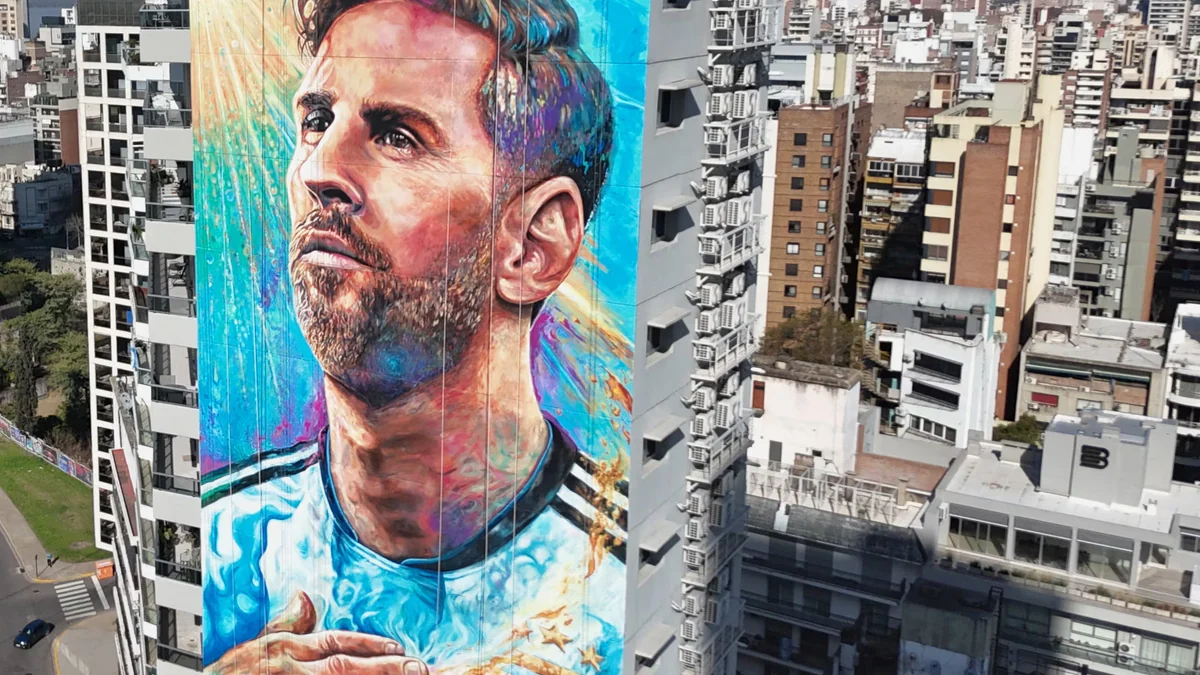 Idea para abuelos en modo Mundial: llevar a los nietos a conocer el circuito Messi en Rosario, la pasión y el barrio
