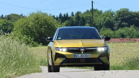 E-Auto-Boom: Verbrenner-Anteil sinkt auf historisches Tief