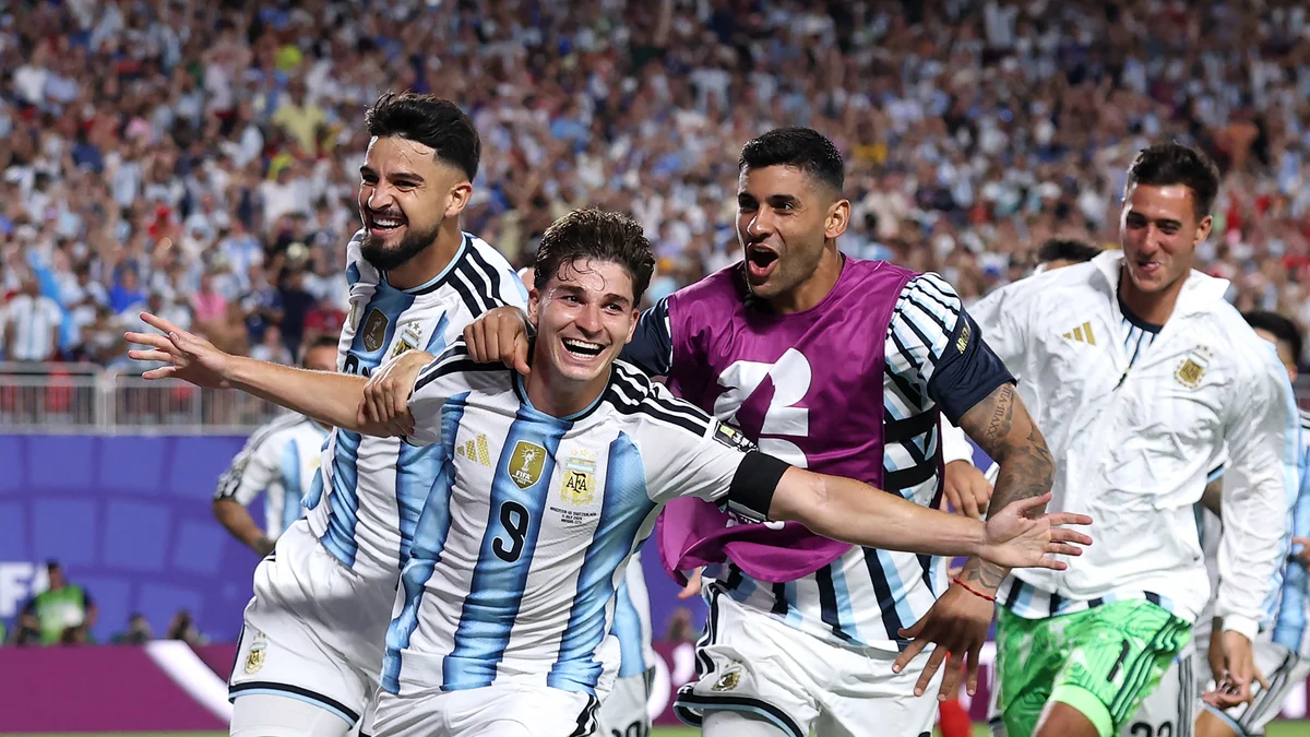 Julián Álvarez desahoga a Argentina en una agónica prórroga ante Suiza y la manda a buscar la final ante Inglaterra