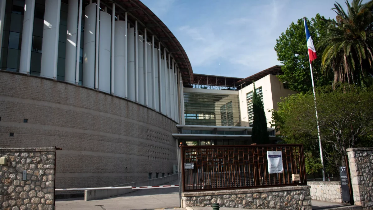 Attaque au couteau au lycée horticole d’Antibes : l’assaillant condamné dans une autre affaire à 40 mois de détention