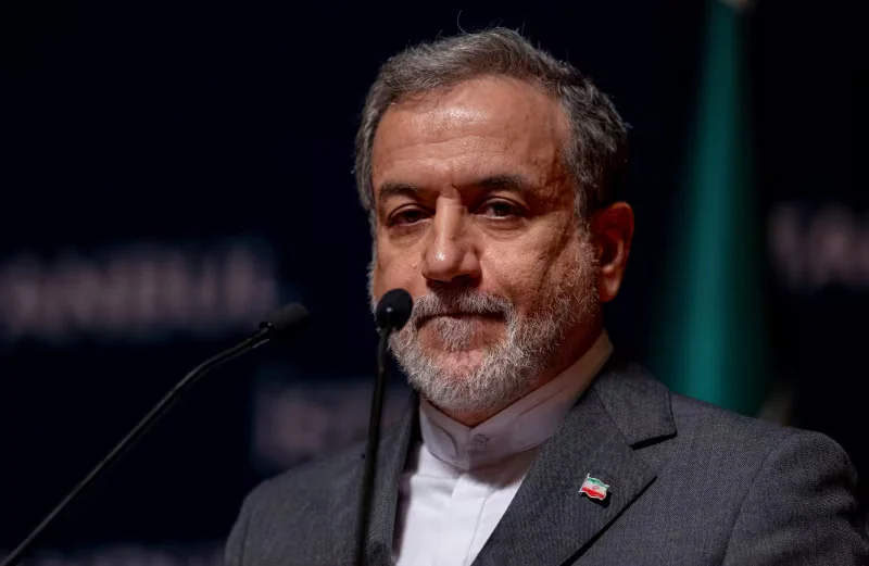El régimen iraní amenazó con una respuesta “decisiva” contra Estados Unidos tras los bombardeos en el estrecho de Ormuz