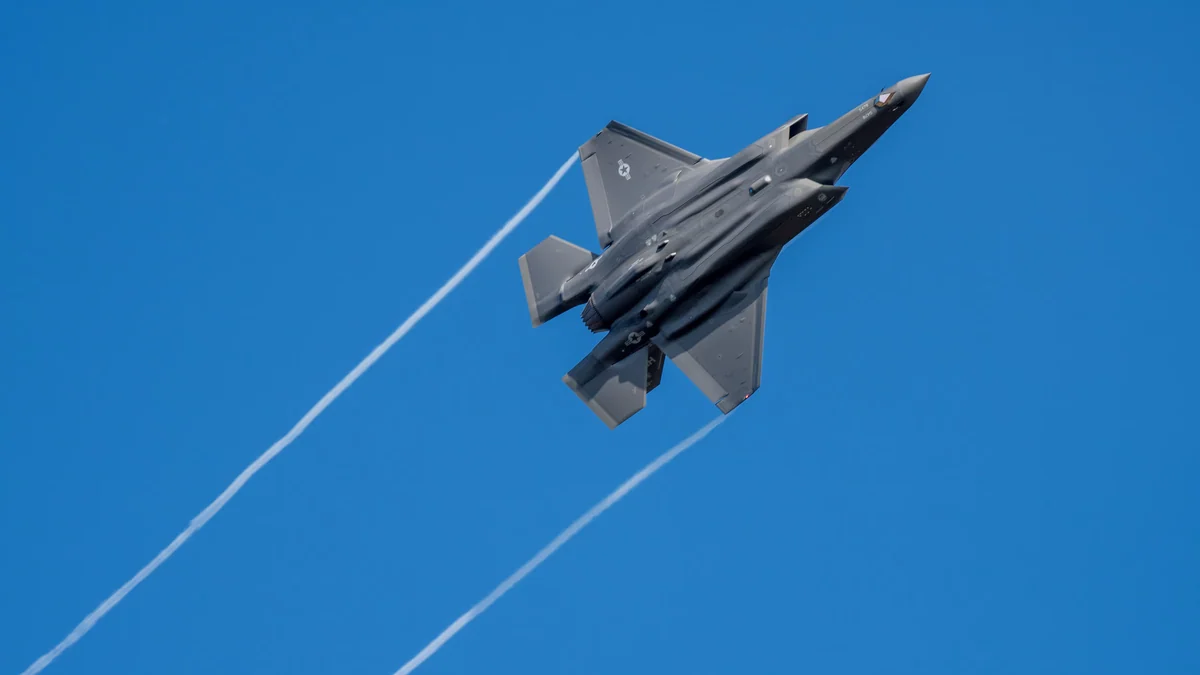 Financial Times: Estados Unidos negocia con países europeos una ampliación del despliegue de armas nucleares en la región