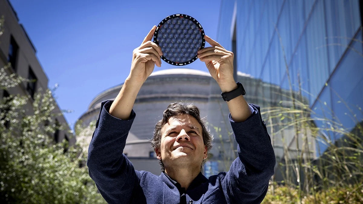 En el laboratorio del físico Pablo Jarillo-Herrero, el 'mago' del grafeno: "Uno de mis sueños es crear en España una universidad de prestigio como el MIT"
