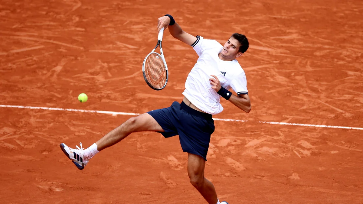 Rafa Jódar remonta a Carreño y se endurece rumbo a cuartos de Roland Garros