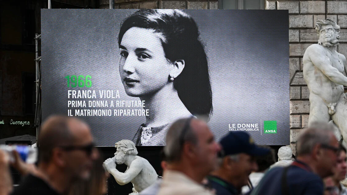 'Le donne della Repubblica', le immagini proiettate in Piazza Navona